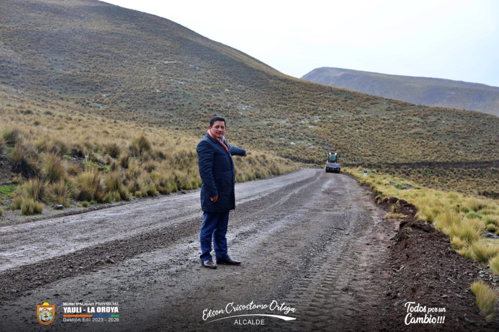 ALCALDE PROVINCIAL BRINDA MANTENIMIENTO DE CAMINOS VECINALES EN PUCARA – MOROCHA