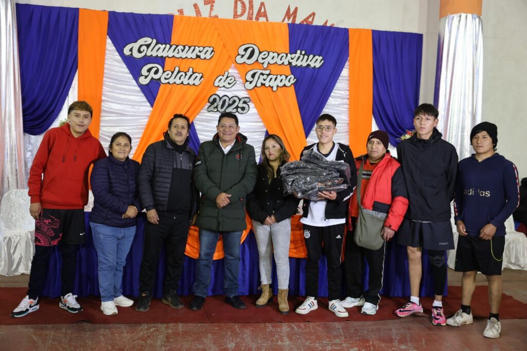 PREMIAN A GANADORES DEL CAMPEONATO DEPORTIVO “PELOTA DE TRAPO 2025”