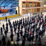 BURGOMAESTRE ENTREGA BUZOS ESCOLARES A ESTUDIANTES DE LA I.E. “JOSÉ SANTOS CHOCANO DE YAULI