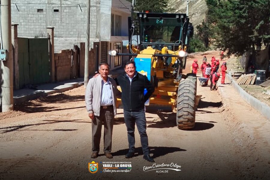 MAQUINARIA PESADA DE LA MUNICIPALIDAD PROVINCIAL DE YAULI – LA OROYA LLEGA EN APOYO AL DISTRITO DE PACCHA