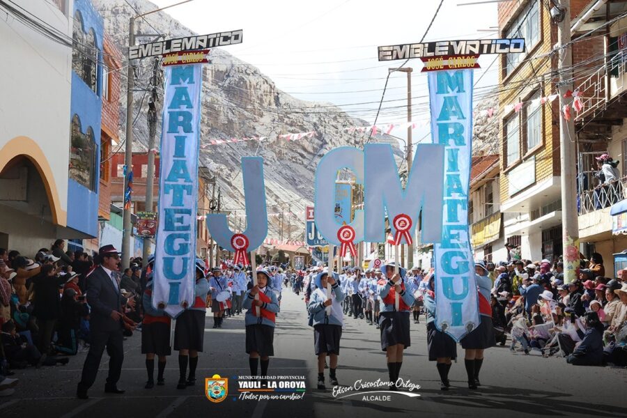 DESFILE CÍVICO ESCOLAR 2025 – NIVEL SECUNDARIA ¡204 AÑOS DE LIBERTAD Y ORGULLO NACIONAL!