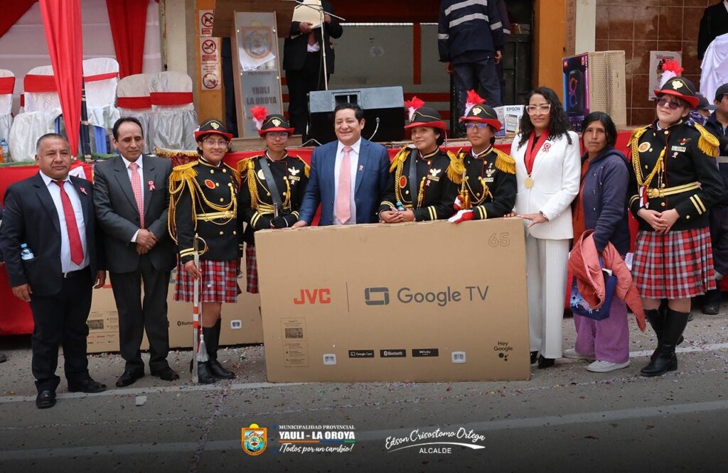 PREMIACIÓN DEL DESFILE CÍVICO ESCOLAR 2025  ¡RECONOCIENDO EL ESFUERZO, LA DISCIPLINA Y EL AMOR POR LA PATRIA!