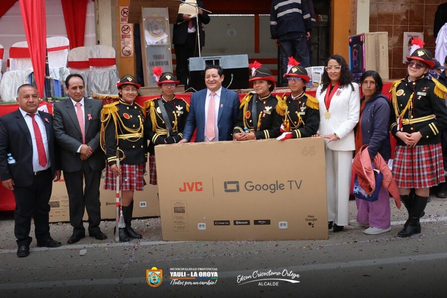 PREMIACIÓN DEL DESFILE CÍVICO ESCOLAR 2025  ¡RECONOCIENDO EL ESFUERZO, LA DISCIPLINA Y EL AMOR POR LA PATRIA!
