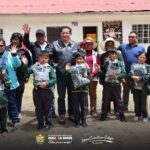 ENTREGA DE BUZOS DEPORTIVOS A ESTUDIANTES DE LA I.E.I N.° 31173 “NICANOR HILARIO GARCÍA” – COLPA CHACAPALPA