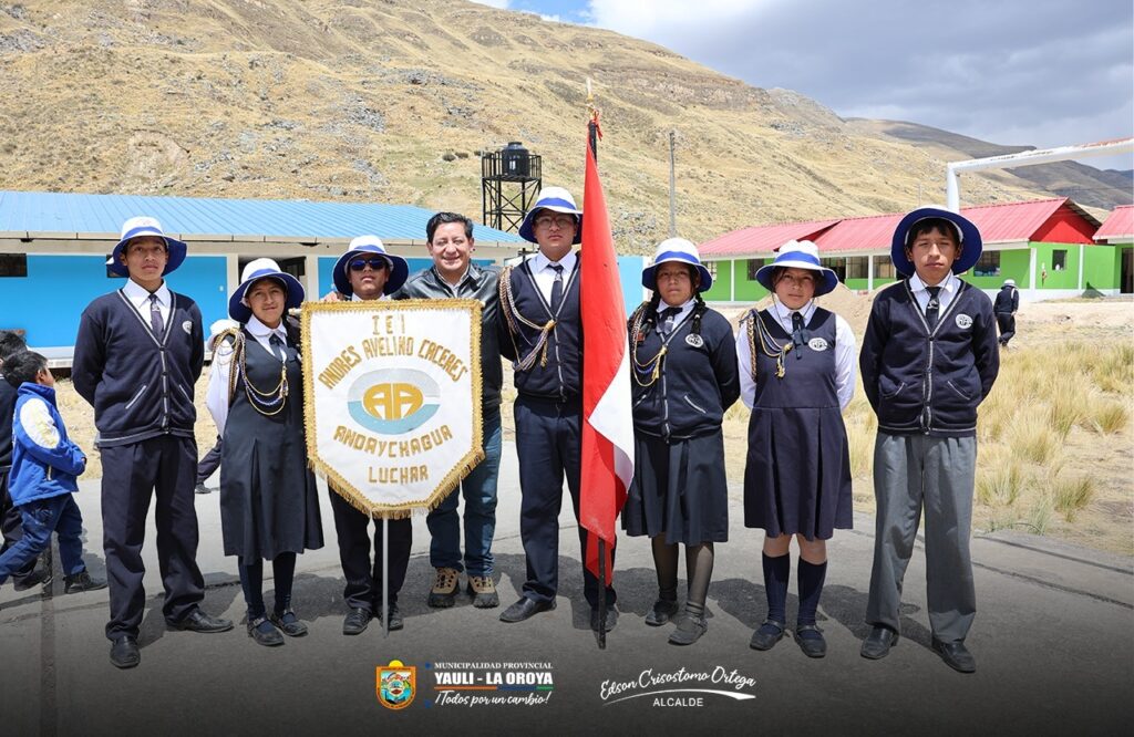 ENTREGA DE BUZOS DEPORTIVOS EN LA I.E.I. N.° 753 “ANDRÉS A. CÁCERES” – HUAYHUAY