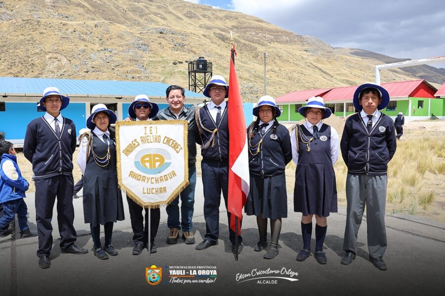 ENTREGA DE BUZOS DEPORTIVOS EN LA I.E.I. N.° 753 “ANDRÉS A. CÁCERES” – HUAYHUAY