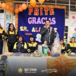 BURGOMAESTRE ENTREGA DE BUZOS DEPORTIVOS A LA I.E.I. N° PRITE JUAN PABLO II