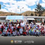 BURGOMAESTRE EDSON CRISOSTOMO ORTEGA ENTREGA MENAJE, EQUIPOS TECNOLÓGICOS Y BUZOS DEPORTIVOS A LA I.E.I N°751 VICTORIA BARCIA BONIFATTI