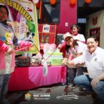 ALCALDE EDSON CRISOSTOMO ORTEGA ENTREGA EQUIPOS TECNOLÓGICOS, MENAJE Y BUZOS DEPORTIVOS A LA I.E.I N°482 SEÑOR DE MURUHUAY