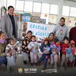 BURGOMAESTRE ENTREGO MENAJES, EQUIPOS TECNOLÓGICOS Y BUZOS DEPORTIVOS A LA I.E.I. N.° 518 SANTA ROSA DE SACCO