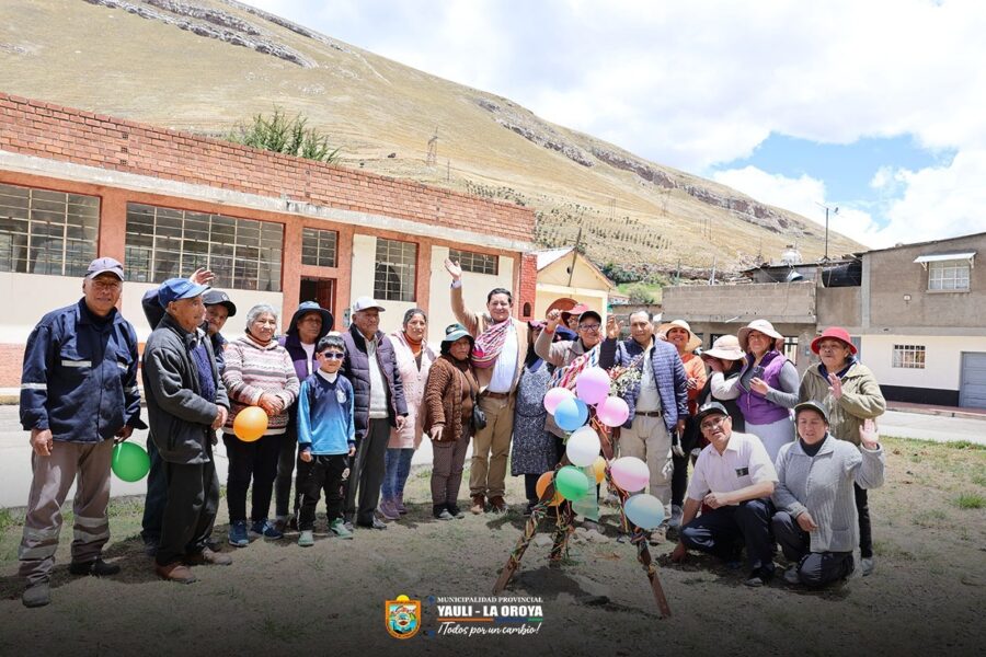 COLOCACIÓN DE PRIMERA PIEDRA DE MANTENIMIENTO DEL PARQUE Y REFORESTACIÓN DE ÁREAS VERDES EN EL PP.JJ. MANUEL SCORZA